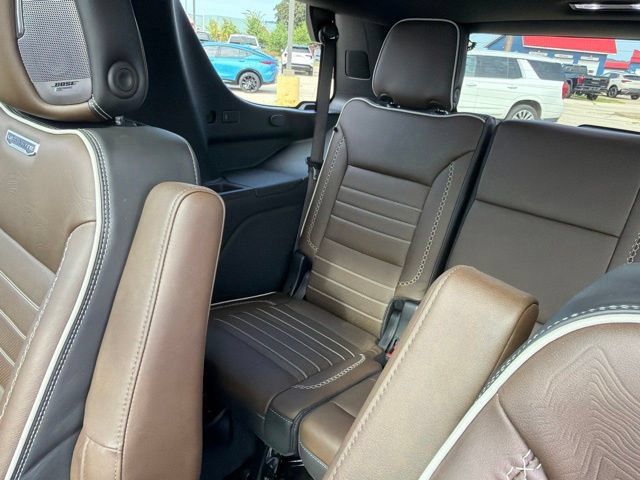 Used 2025 GMC Yukon Denali Ultimate AWD/4WD image 30