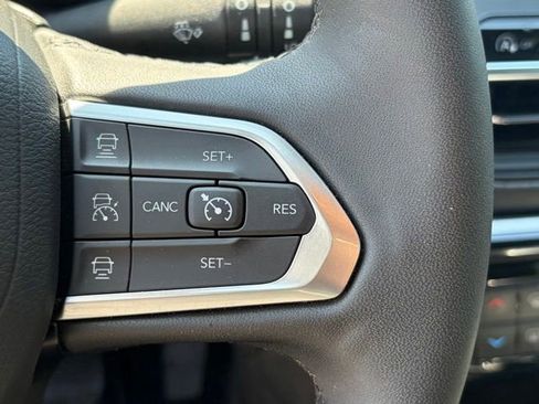 Used 2025 Jeep Compass Limited w/ High Altitude Package AWD/4WD image 18