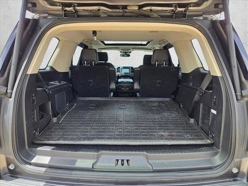 Used 2019 Ford Expedition Platinum RWD image 6