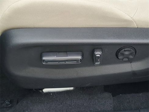 Used 2022 Honda CR-V EX image 14