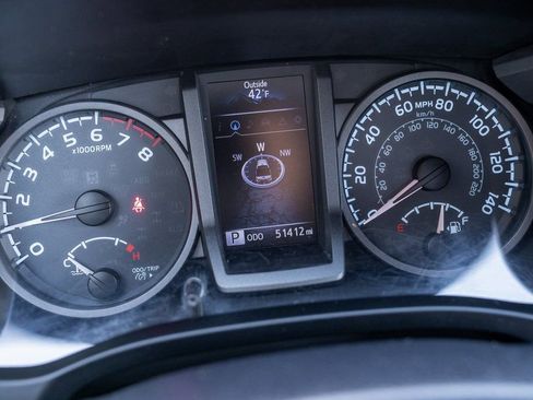 Used 2017 Toyota Tacoma TRD Sport w/ Tow Package (A/T) image 17