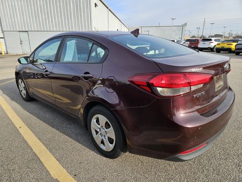 Used 2017 Kia Forte LX image 4