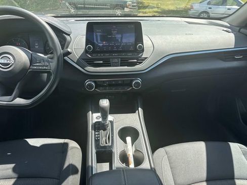 Used 2025 Nissan Altima 2.5 S FWD image 18