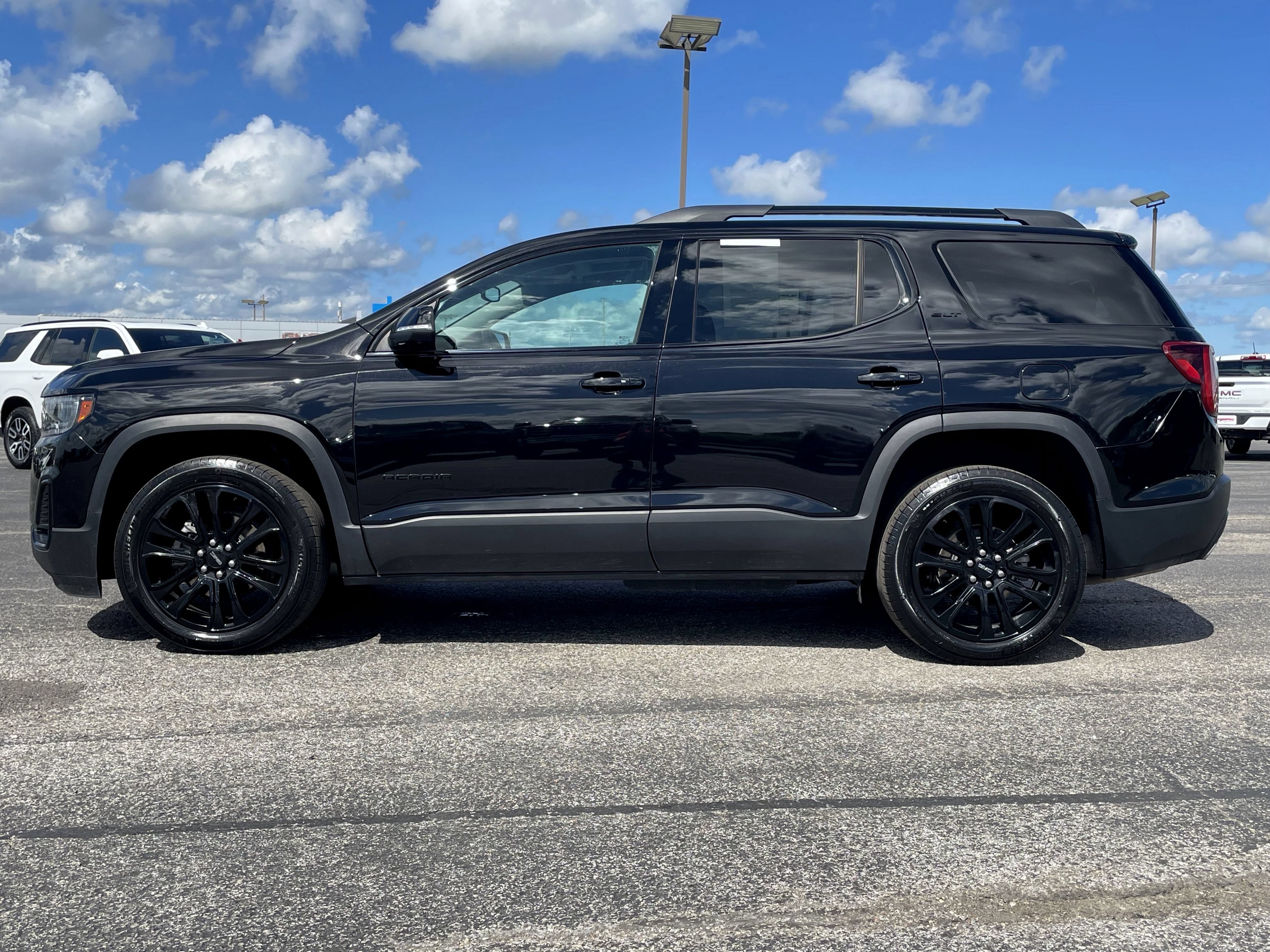Certified 2023 GMC Acadia SLT w/ Elevation Edition AWD/4WD image 7