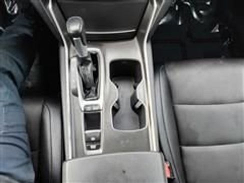 Used 2020 Honda Accord Sport image 30