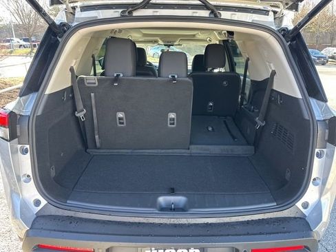 New 2025 Nissan Pathfinder SV w/ SV Premium Package image 26