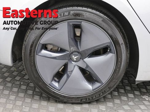 Used 2018 Tesla Model 3 Long Range RWD image 24