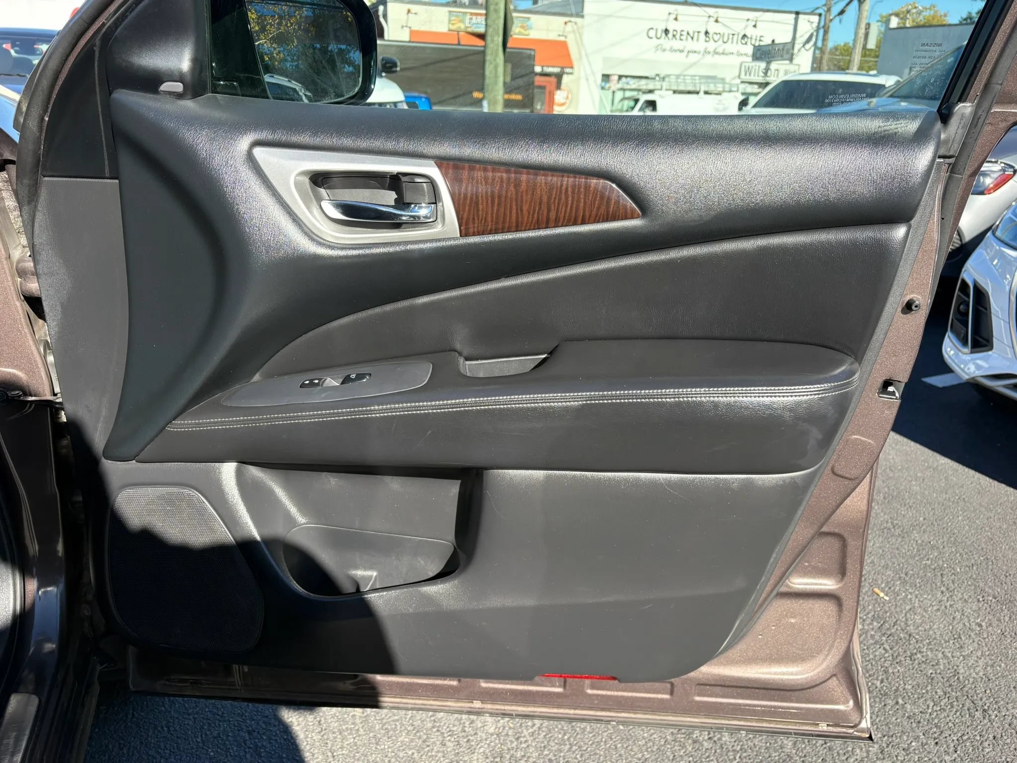 Used 2015 Nissan Pathfinder SL w/ SL Premium Package FWD image 10