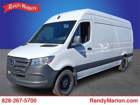 Used 2025 Mercedes-Benz Sprinter 2500 image 1