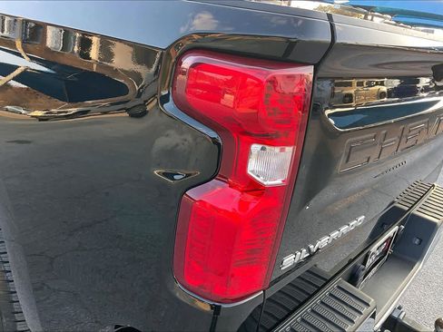 Used 2020 Chevrolet Silverado 1500 LT w/ Texas Edition image 27