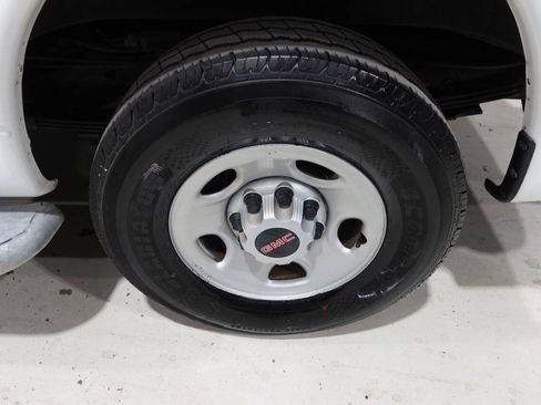 Used 2018 GMC Savana 2500 w/ Driver Convenience Package RWD image 29