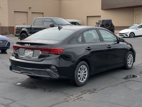 Used 2024 Kia Forte LX FWD image 3