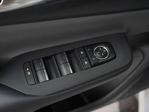 Used 2023 Toyota Prius XLE AWD/4WD image 19