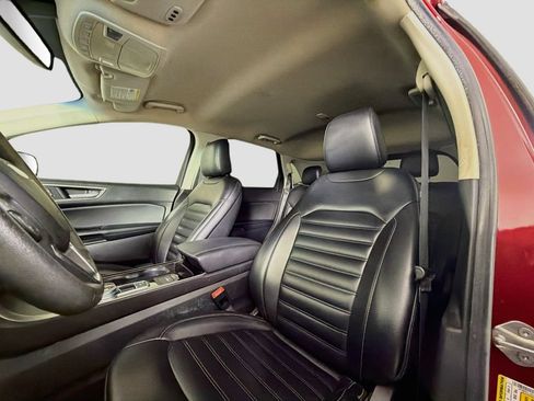 Used 2020 Ford Edge SEL w/ Convenience Package FWD image 13