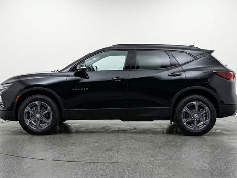 Used 2025 Chevrolet Blazer LT FWD image 5