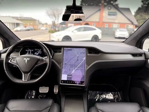 Used 2019 Tesla Model X Performance image 10