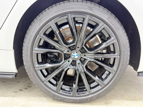 Used 2022 BMW 750i xDrive 750i xDrive w/ Executive Package image 17