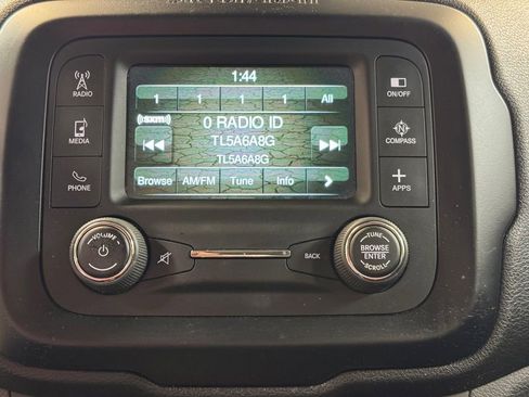 Used 2016 Jeep Renegade Trailhawk image 36