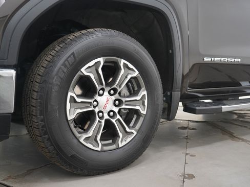 Used 2019 GMC Sierra 1500 SLT image 28
