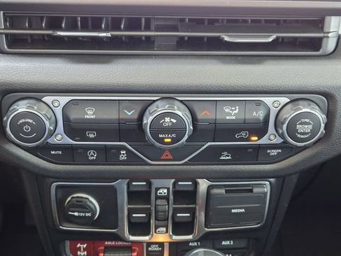 Certified 2025 Jeep Wrangler Unlimited Sport AWD/4WD image 21