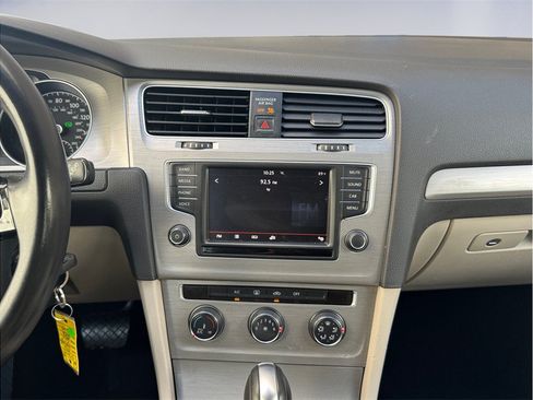 Used 2016 Volkswagen Golf S FWD image 10