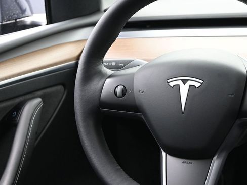 Used 2022 Tesla Model Y Performance AWD/4WD image 28