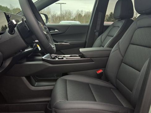 New 2026 Chevrolet Equinox LT w/ Convenience Package II image 12