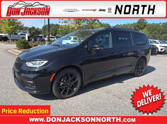 Used 2025 Chrysler Pacifica Limited FWD video 1