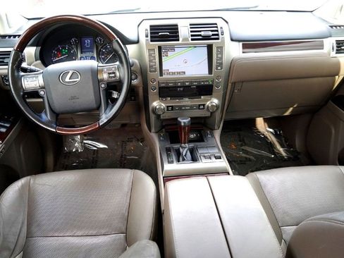 Used 2017 Lexus GX 460 image 27
