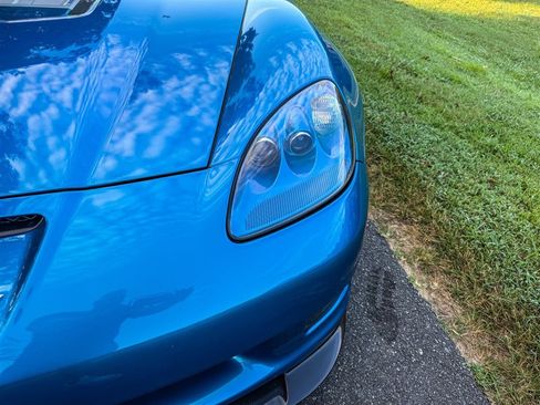 Used 2009 Chevrolet Corvette ZR1 w/ Preferred Equipment Group RWD image 13