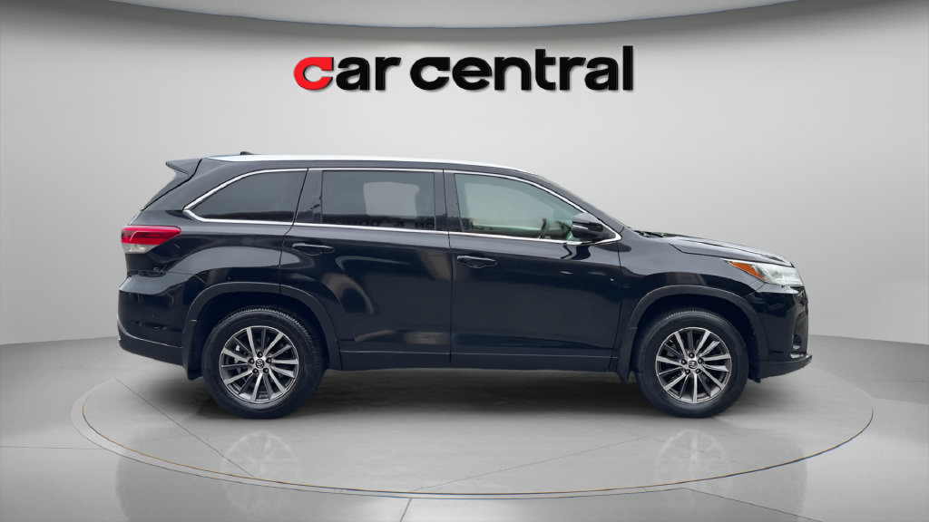Used 2018 Toyota Highlander XLE AWD/4WD image 6