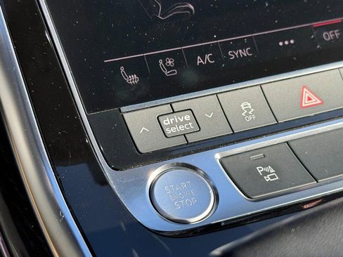 Used 2019 Audi Q8 Premium Plus w/ Premium Plus image 17