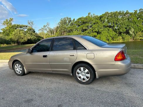 Used 2001 Toyota Avalon XL image 3