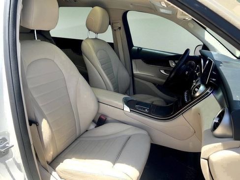 Used 2020 Mercedes-Benz GLC 300 4MATIC image 10