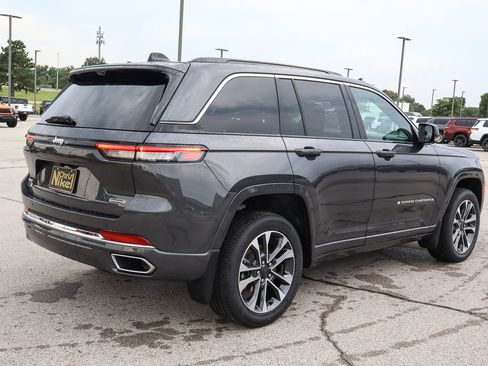 New 2025 Jeep Grand Cherokee Overland w/ Luxury Tech Group IV image 5
