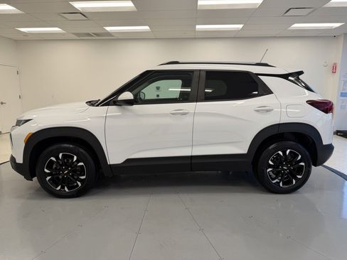 Used 2021 Chevrolet TrailBlazer LT w/ Convenience Package image 4