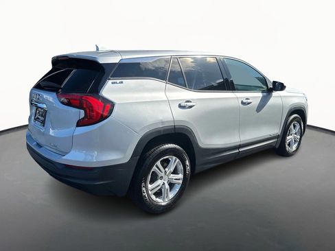 Used 2018 GMC Terrain SLE AWD/4WD image 3