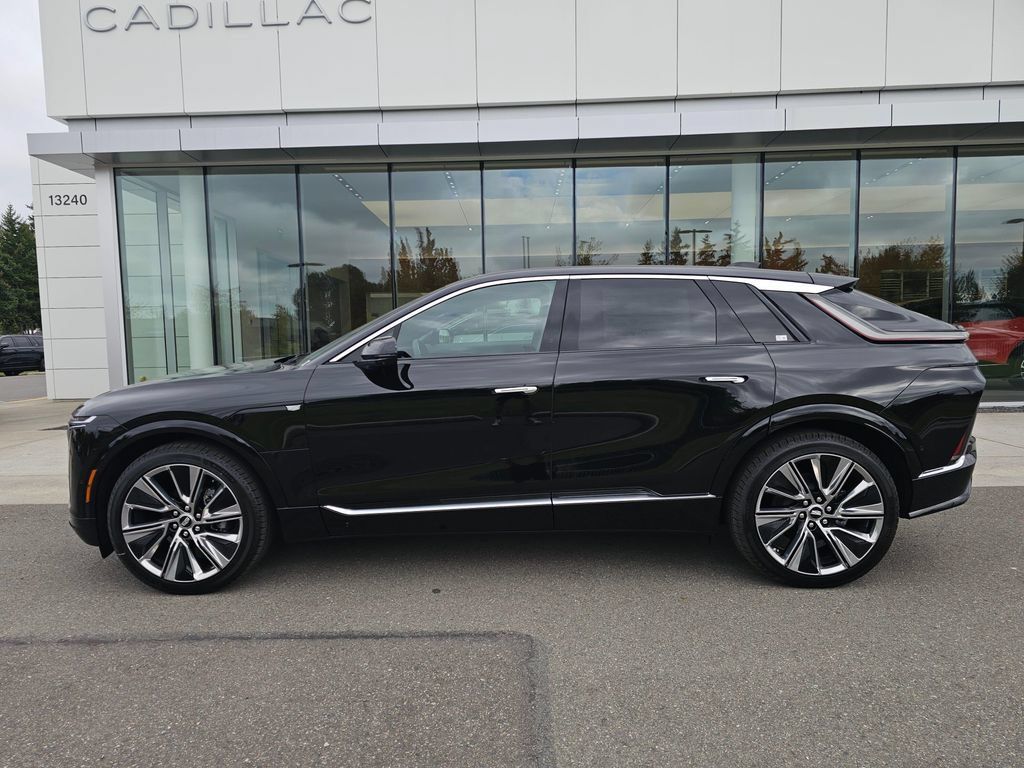 New 2027 Cadillac Lyriq Signature Luxury w/ Nappa Leather Package AWD/4WD image 4