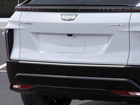 New 2026 Cadillac Lyriq Luxury AWD/4WD image 14