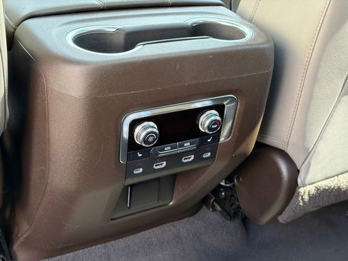 Used 2021 GMC Yukon SLT w/ SLT Luxury Plus Package image 24