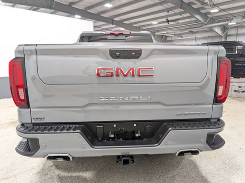 Used 2025 GMC Sierra 1500 Denali w/ Denali Reserve Package AWD/4WD image 4