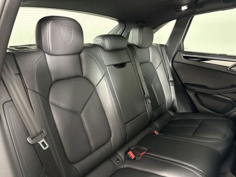 Certified 2026 Porsche Macan AWD/4WD image 22