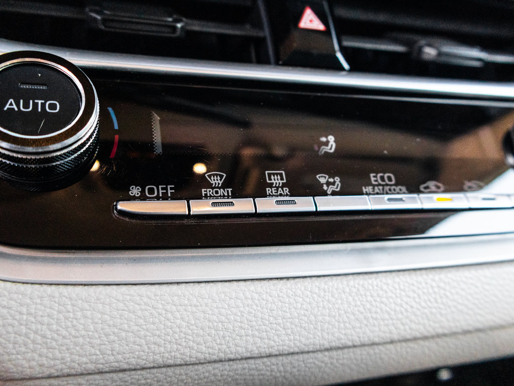 Used 2024 Toyota Corolla LE FWD image 19