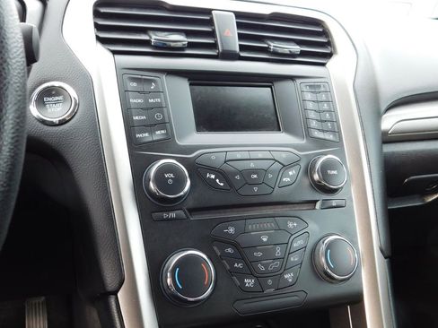 Used 2018 Ford Fusion S image 10