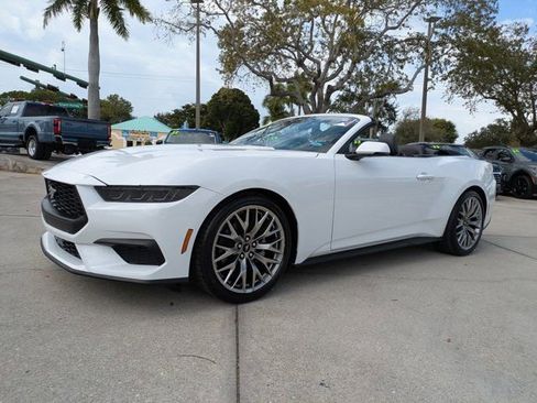 Used 2025 Ford Mustang Premium image 8