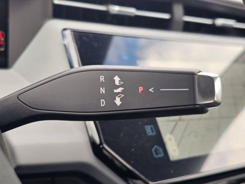 New 2027 Chevrolet Bolt LT w/ Comfort Package FWD image 32