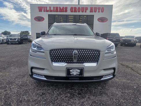Used 2022 Lincoln Aviator Reserve w/ Equipment Group 201A AWD/4WD image 2