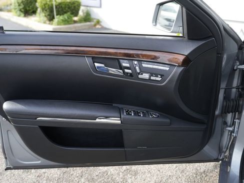 Used 2011 Mercedes-Benz S 550 4MATIC image 18