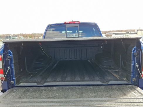 Used 2022 Nissan Frontier SV w/ Technology Package image 31