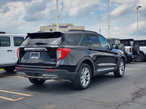 Used 2023 Ford Explorer XLT w/ Equipment Group 202A AWD/4WD image 2